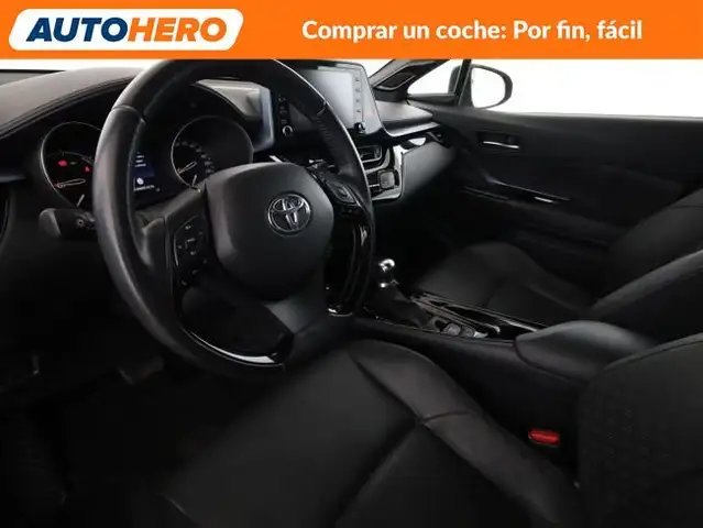 Toyota C-HR view 12