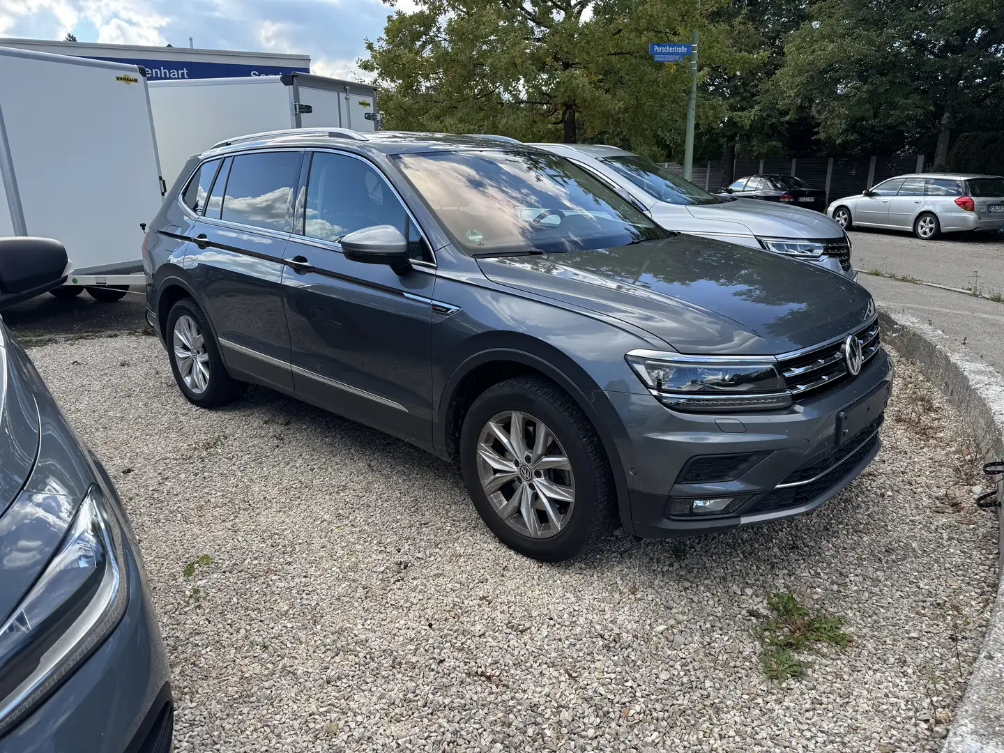 Volkswagen Tiguan Allspace Highline 4Motion Grau - 2