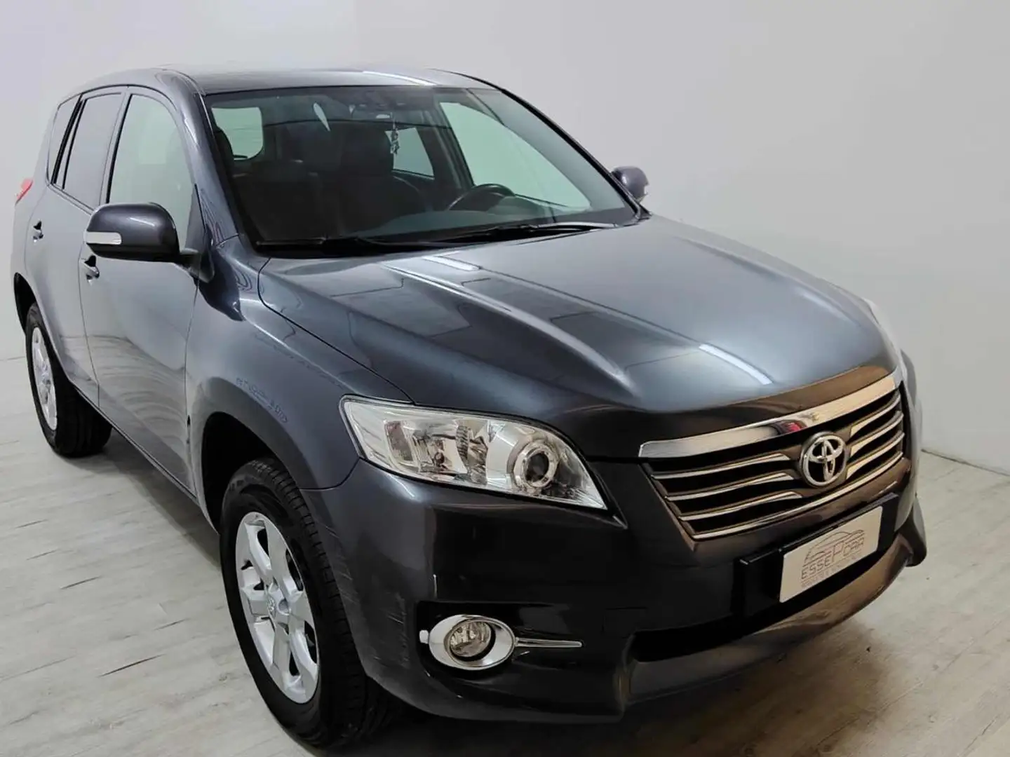 Toyota RAV 4 MY23 RAV4 2.0 Exclusive Gris - 2