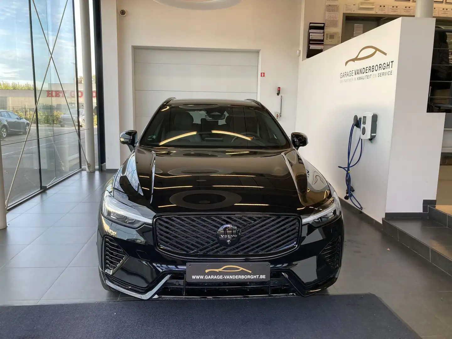 Volvo XC60 BLACK EDITION PLUG-IN HYBRID NIEUW MY 2026 Nero - 2