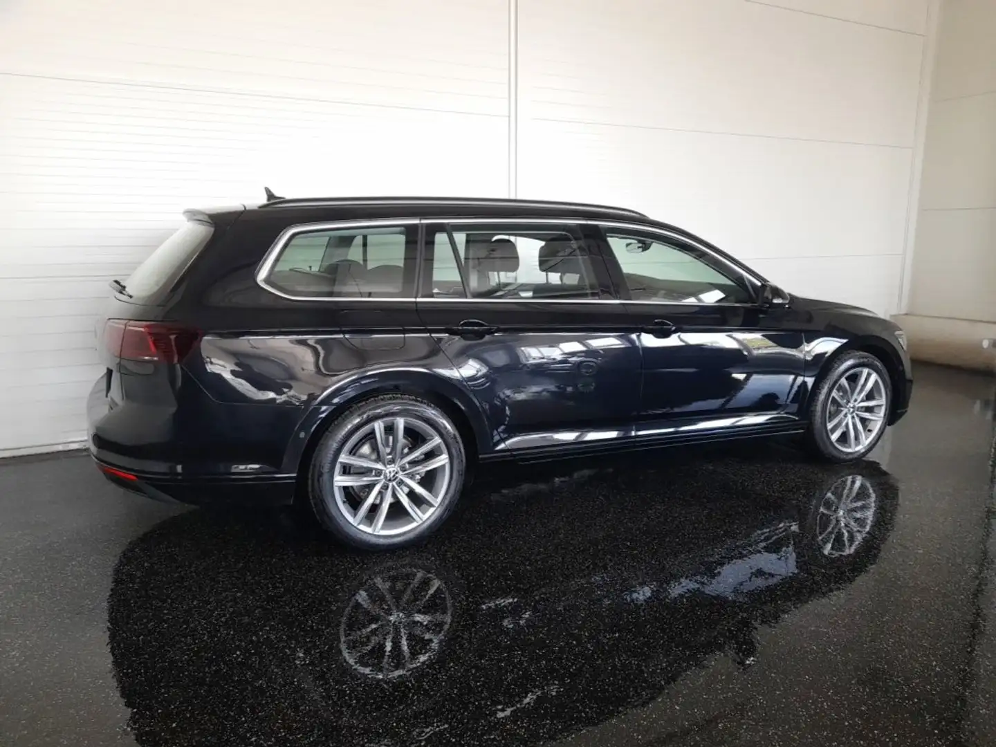 Volkswagen Passat Variant BUSINESS 2,0 TDI DSG *MATRIX-LED / 18 ZOLL / VIRTUELL PRO / NAVI / AHV & KAMERA / ACC / SPORT MASSAGESITZ* Schwarz - 2