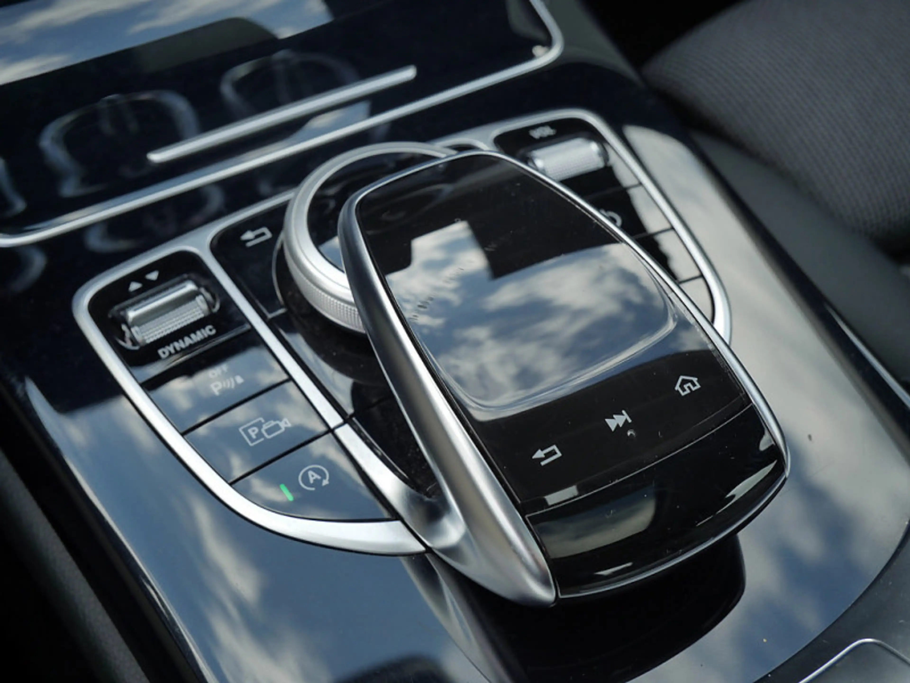 Mercedes-Benz C 200 d AVANTGARDE COMAND MULTI KAMERA SPUR PDC — photo 15