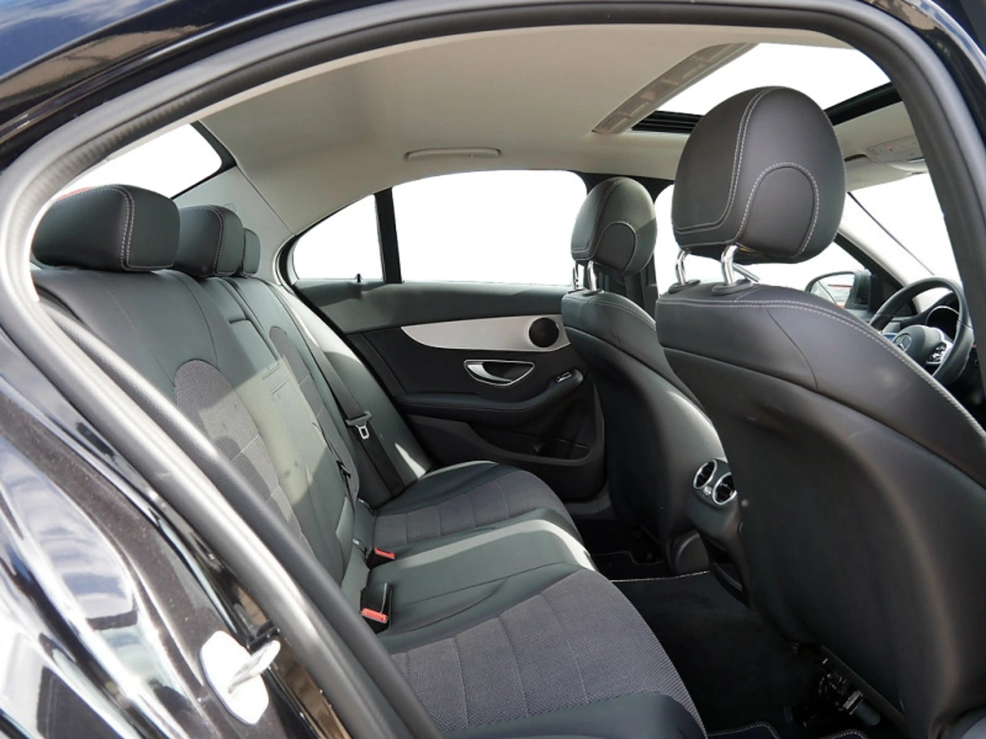 Mercedes-Benz C 200 d AVANTGARDE COMAND MULTI KAMERA SPUR PDC — photo 6
