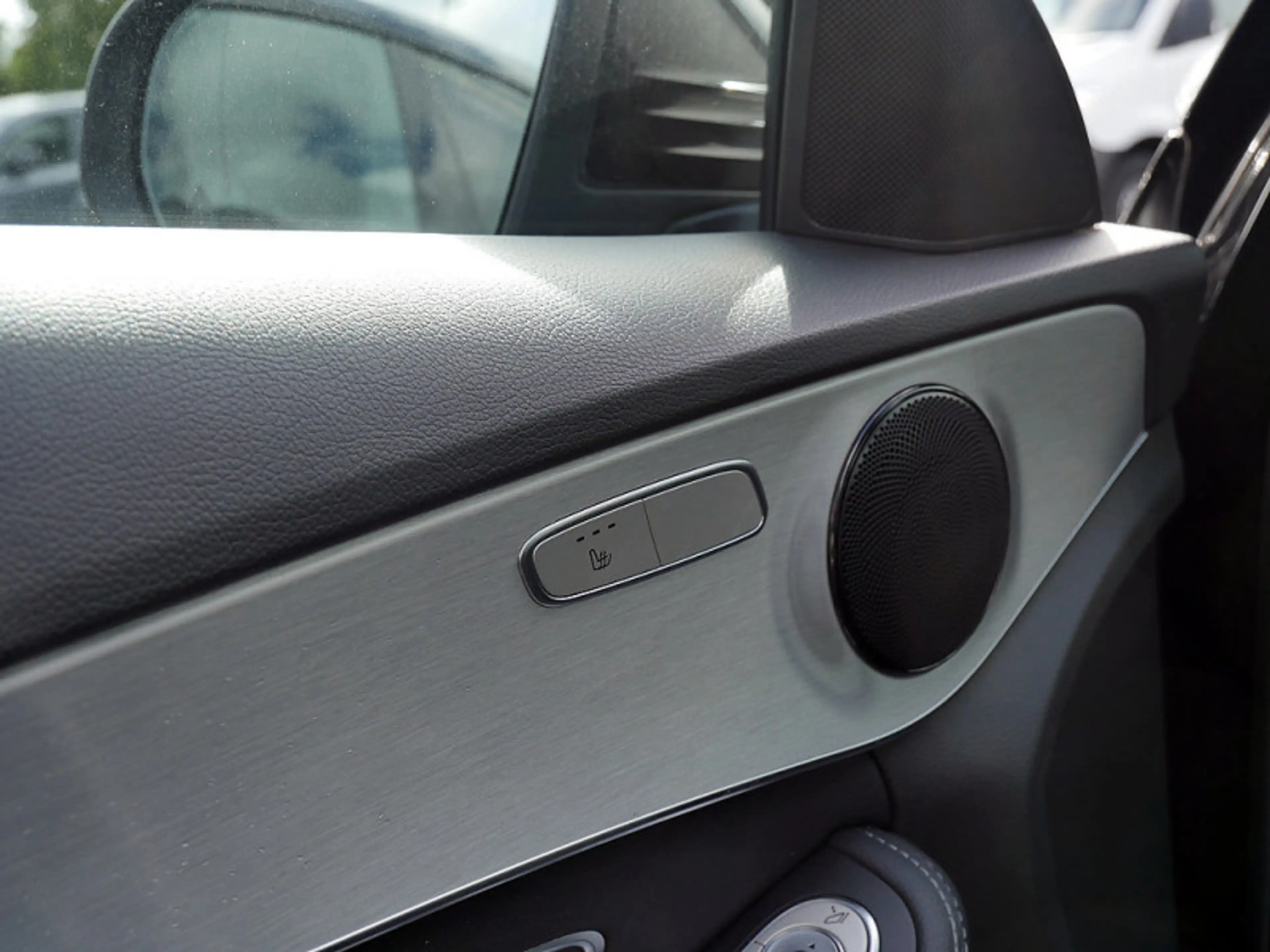 Mercedes-Benz C 200 d AVANTGARDE COMAND MULTI KAMERA SPUR PDC — photo 12