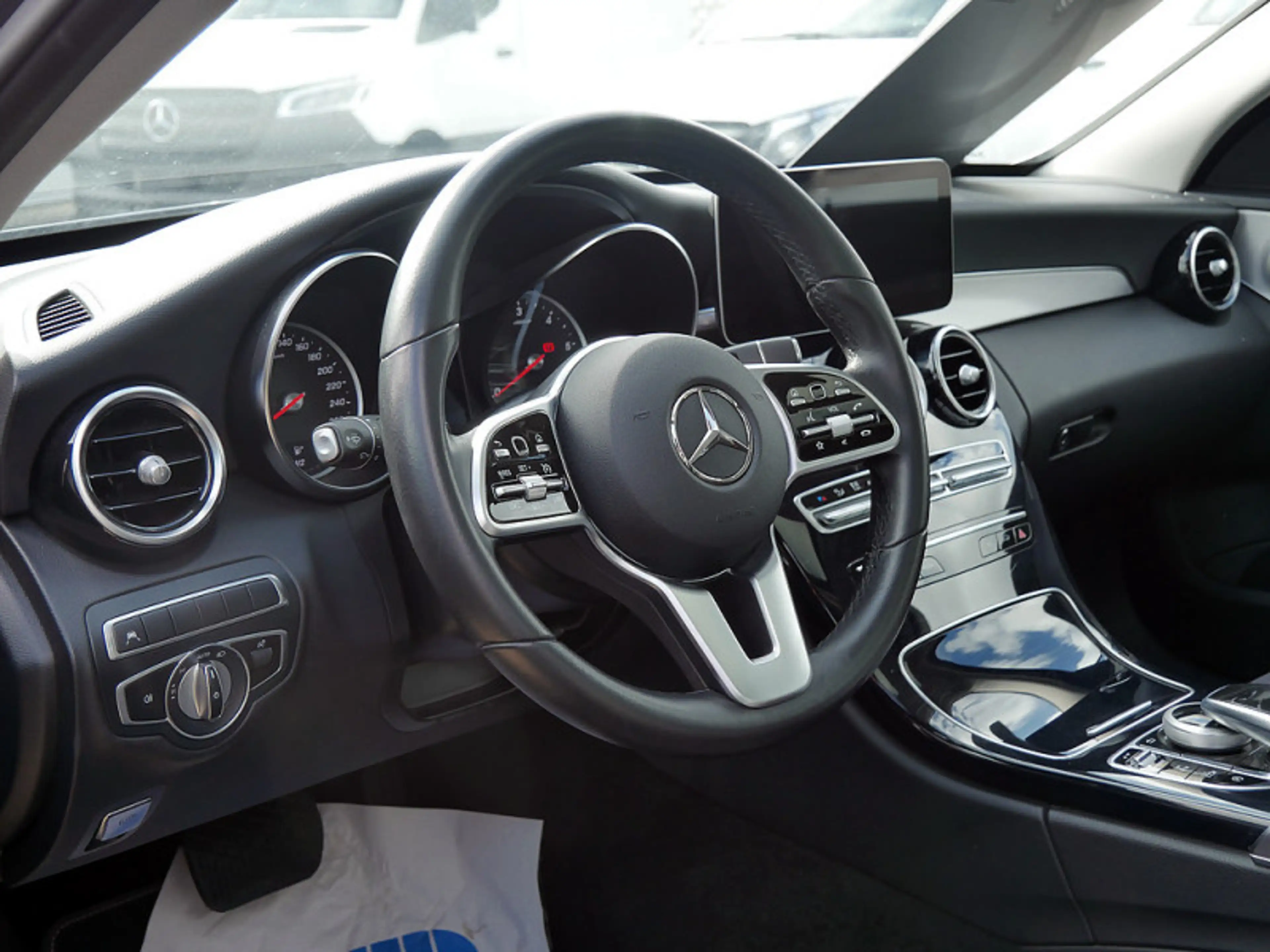 Mercedes-Benz C 200 d AVANTGARDE COMAND MULTI KAMERA SPUR PDC — photo 11