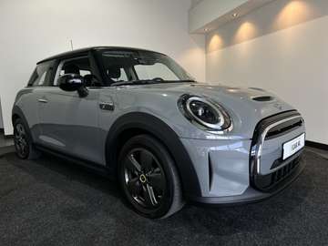 Mini Electric Essential 33 kWh Navigatie | LED | A