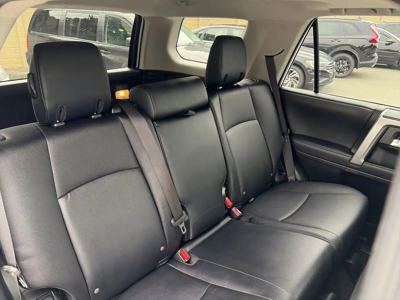 Toyota 4-Runner снимка Toyota 4-Runner