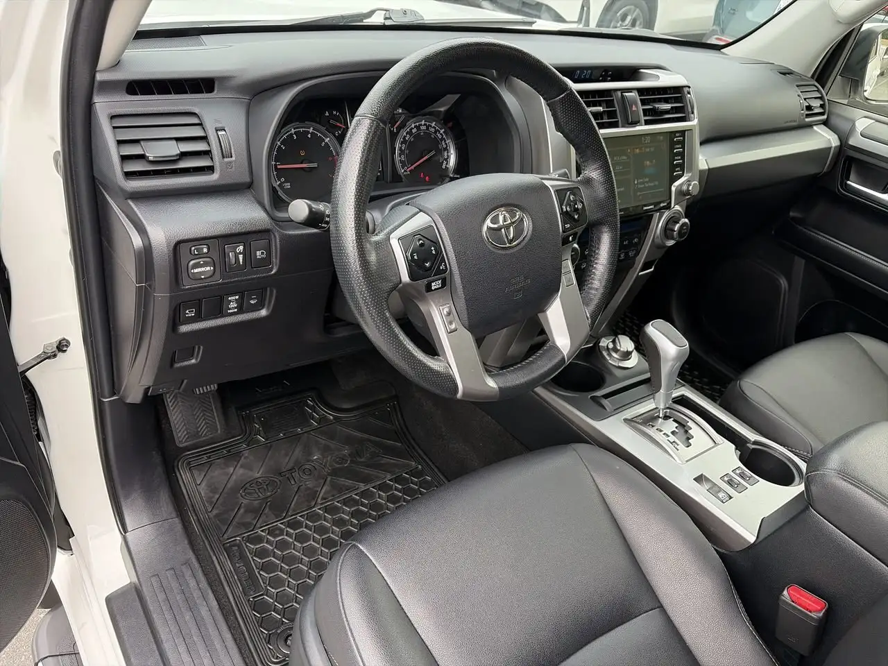 Toyota 4-Runner снимка Toyota 4-Runner