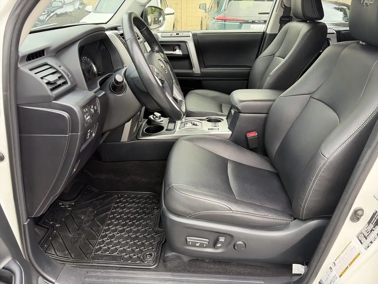 Toyota 4-Runner снимка Toyota 4-Runner