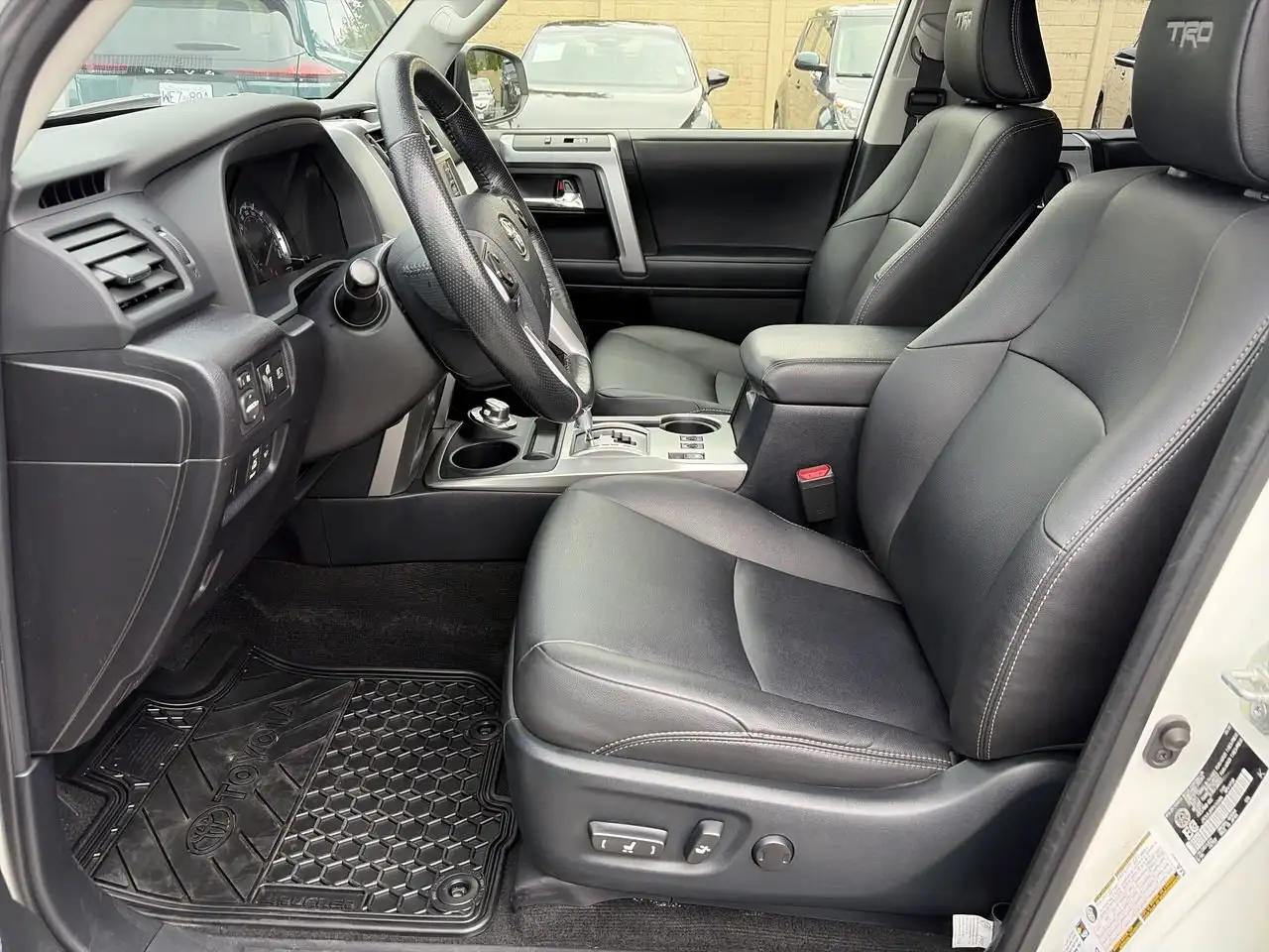 Toyota 4-Runner снимка Toyota 4-Runner