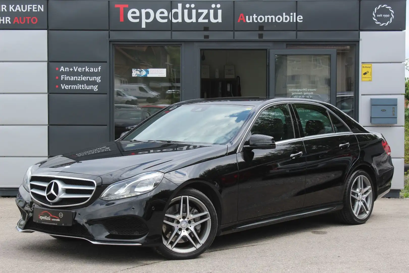 Mercedes-Benz E 350 4Matic*AMG LINE*STHZ*360°KAM*18"ZOLL*LED* crna - 1