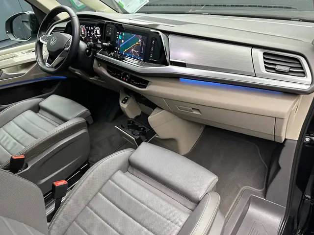 Volkswagen Multivan view 11