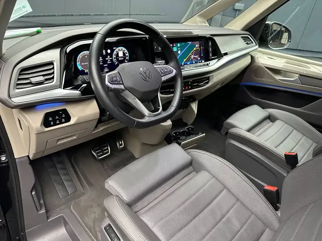 Volkswagen Multivan view 16