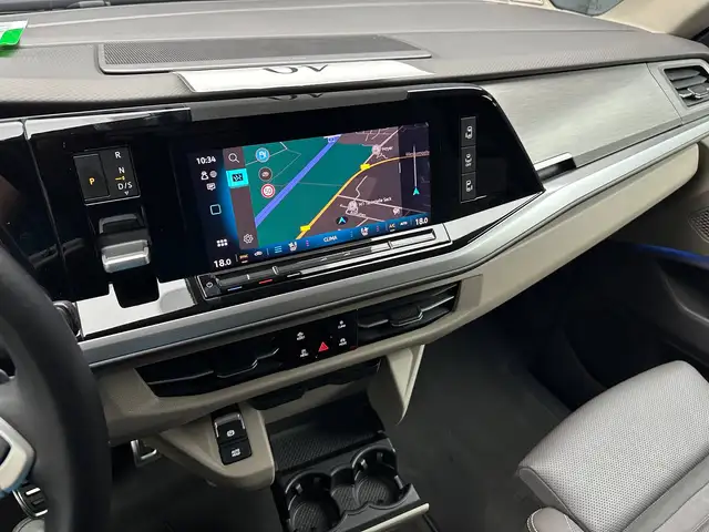 Volkswagen Multivan view 21