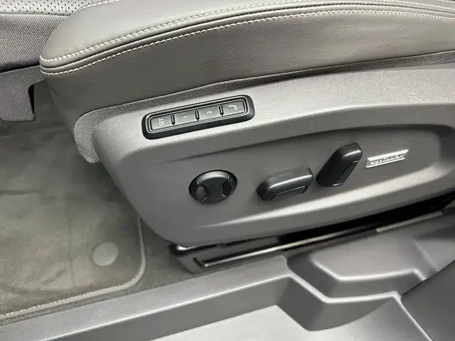 Volkswagen Multivan view 15