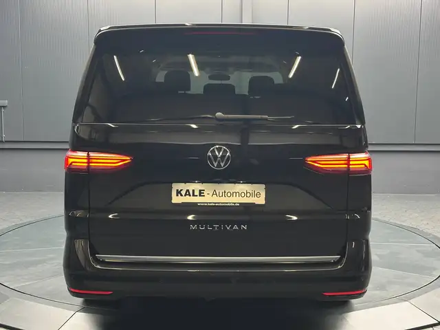 Volkswagen Multivan view 4