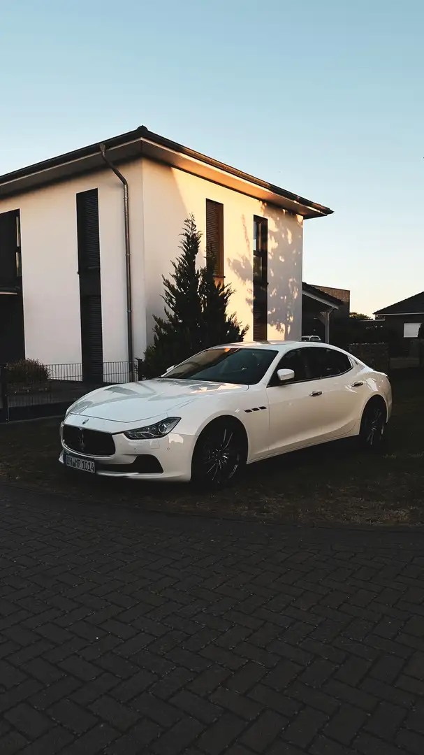 Maserati Ghibli SQ4 Scheckheft weiß - 1