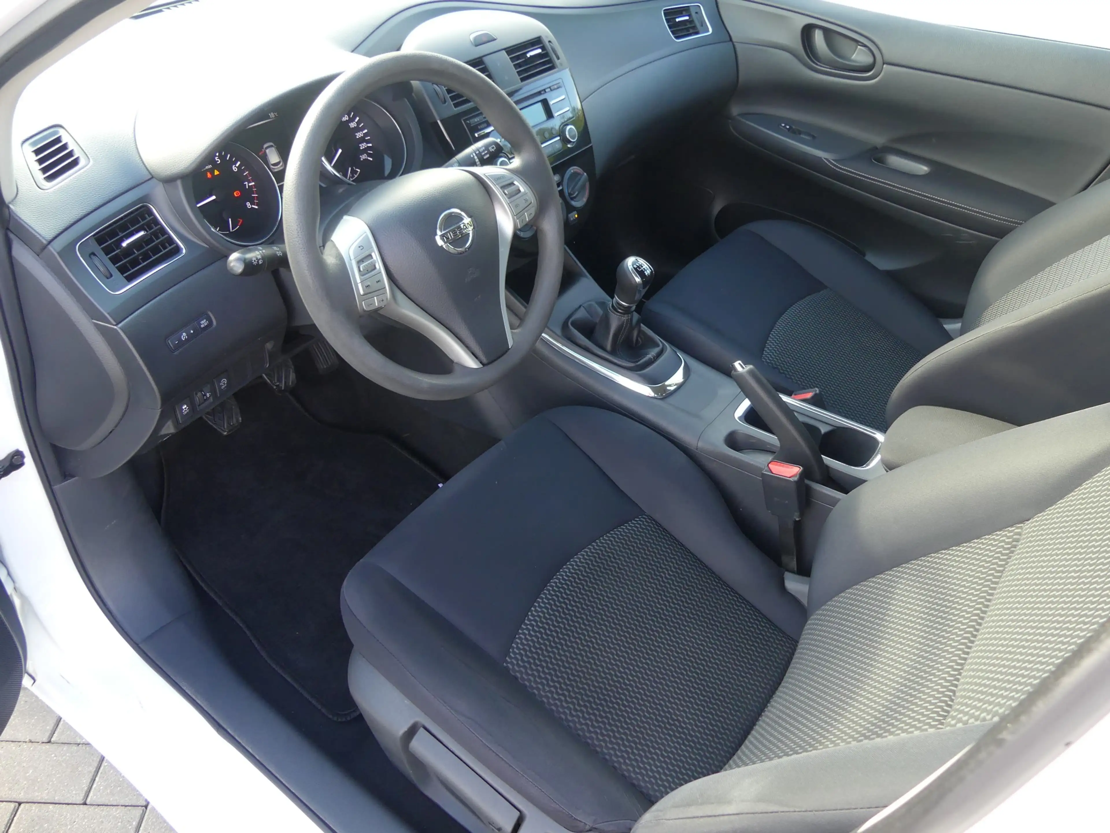 Nissan Pulsar 1.2 Acenta Klima Freisprechanlage USB — photo 8