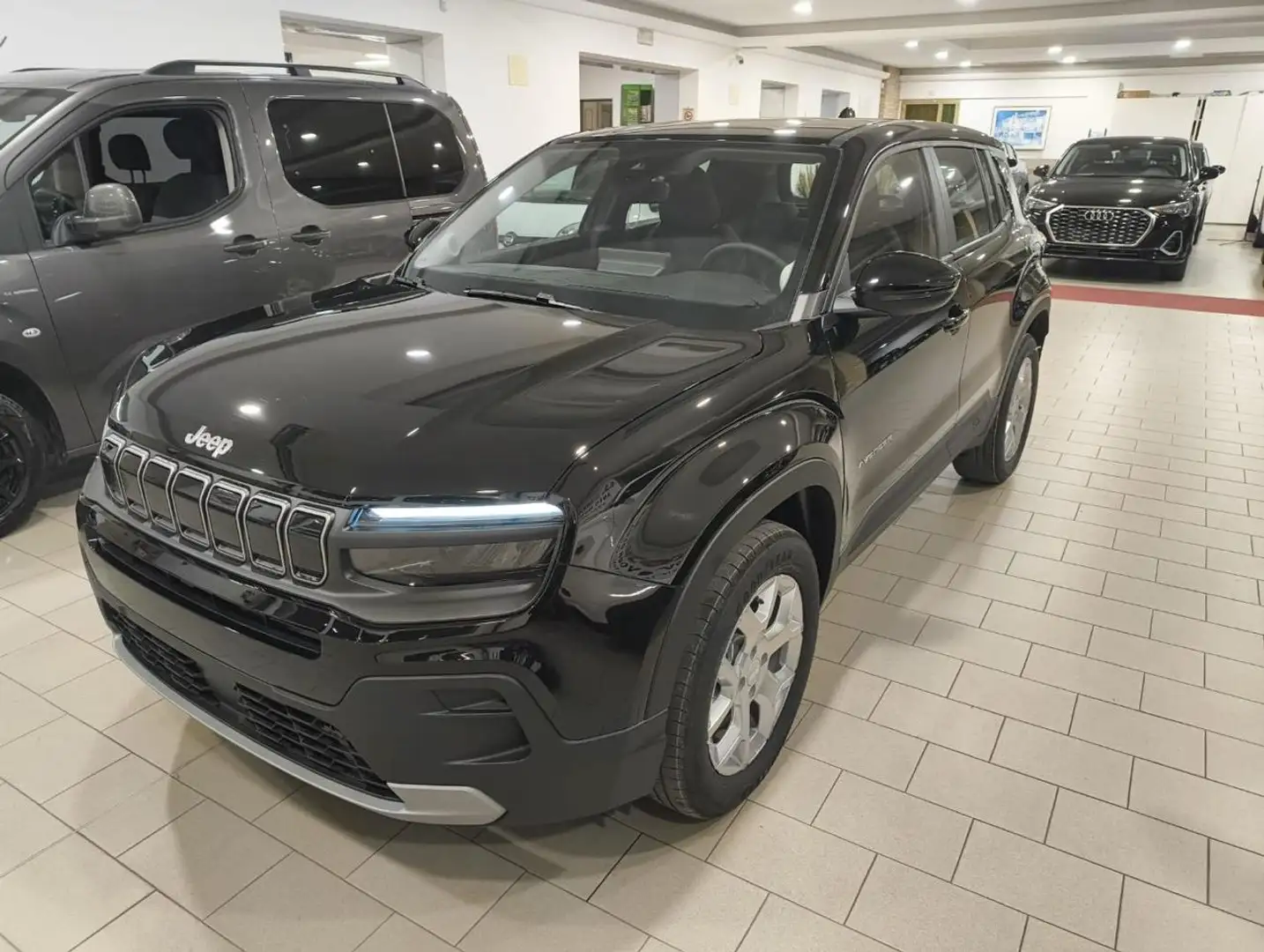 Jeep Avenger 1.2 Turbo 100CV Altitude #TAN 5,95% Negro - 1