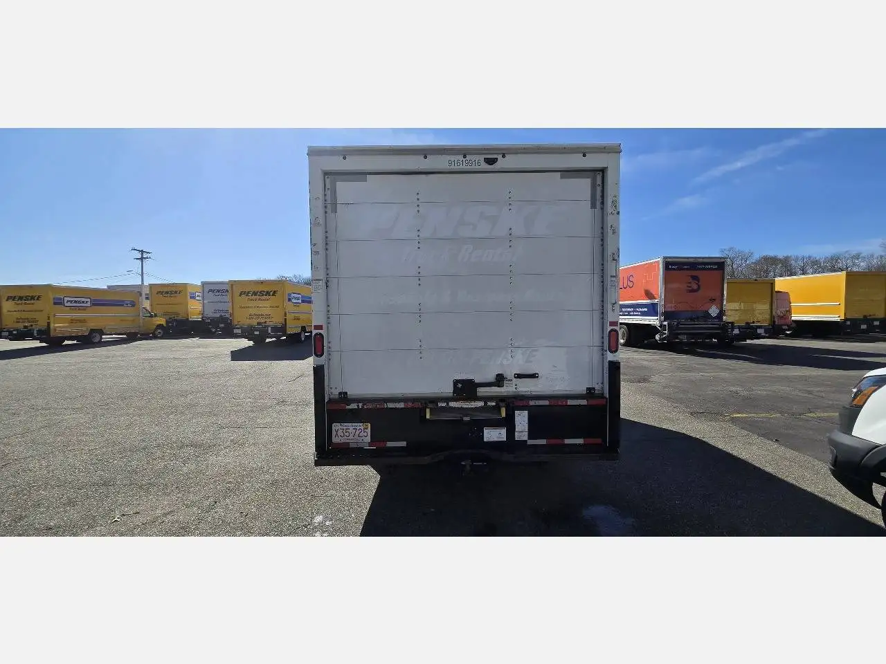 GMC Savana 3500 photo GMC Savana 3500