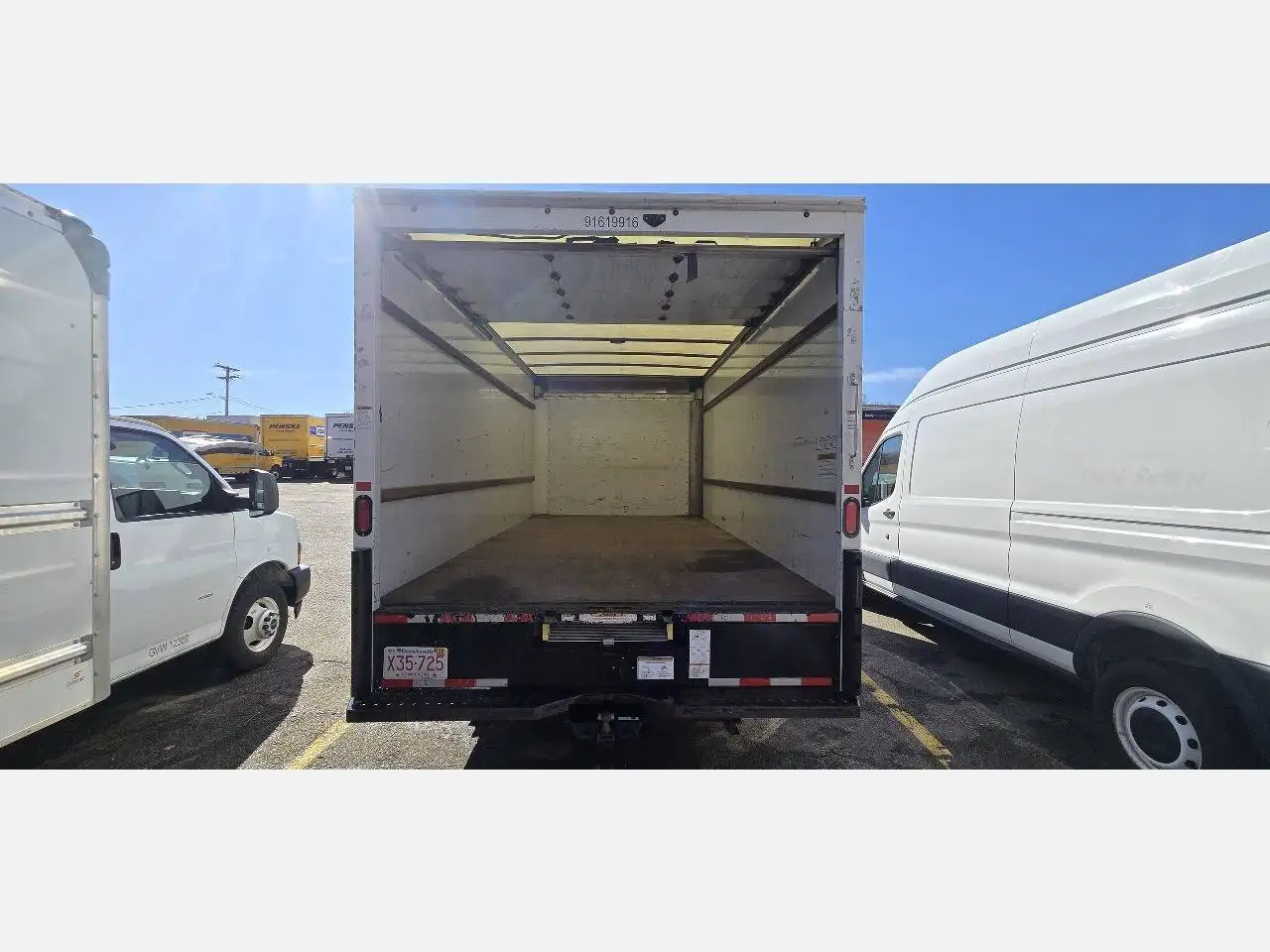 GMC Savana 3500 photo GMC Savana 3500