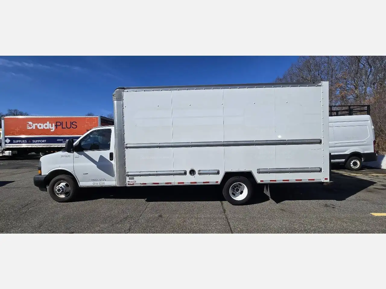 GMC Savana 3500 photo GMC Savana 3500