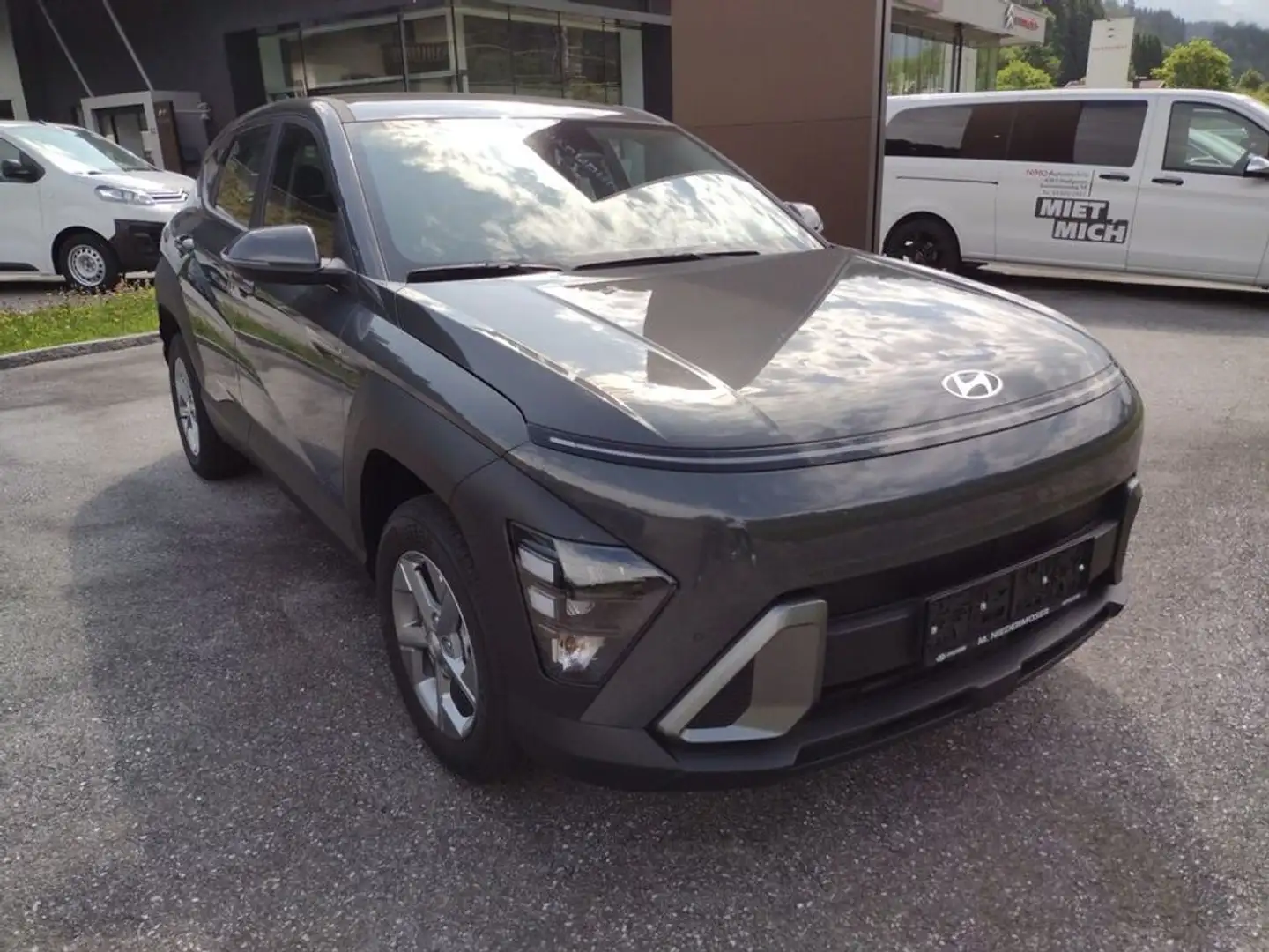 Hyundai KONA 1,6 GDI HEV Smart Line DCT Grau - 1