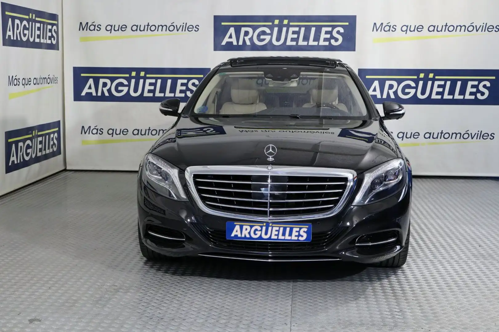 Mercedes-Benz E 500 L Maybach Interior 442cv Negru - 2