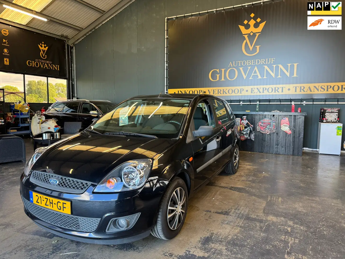 Ford Fiesta 1.3-8V Cool & Sound INRUILEN IS MOGELIJK Zwart - 1