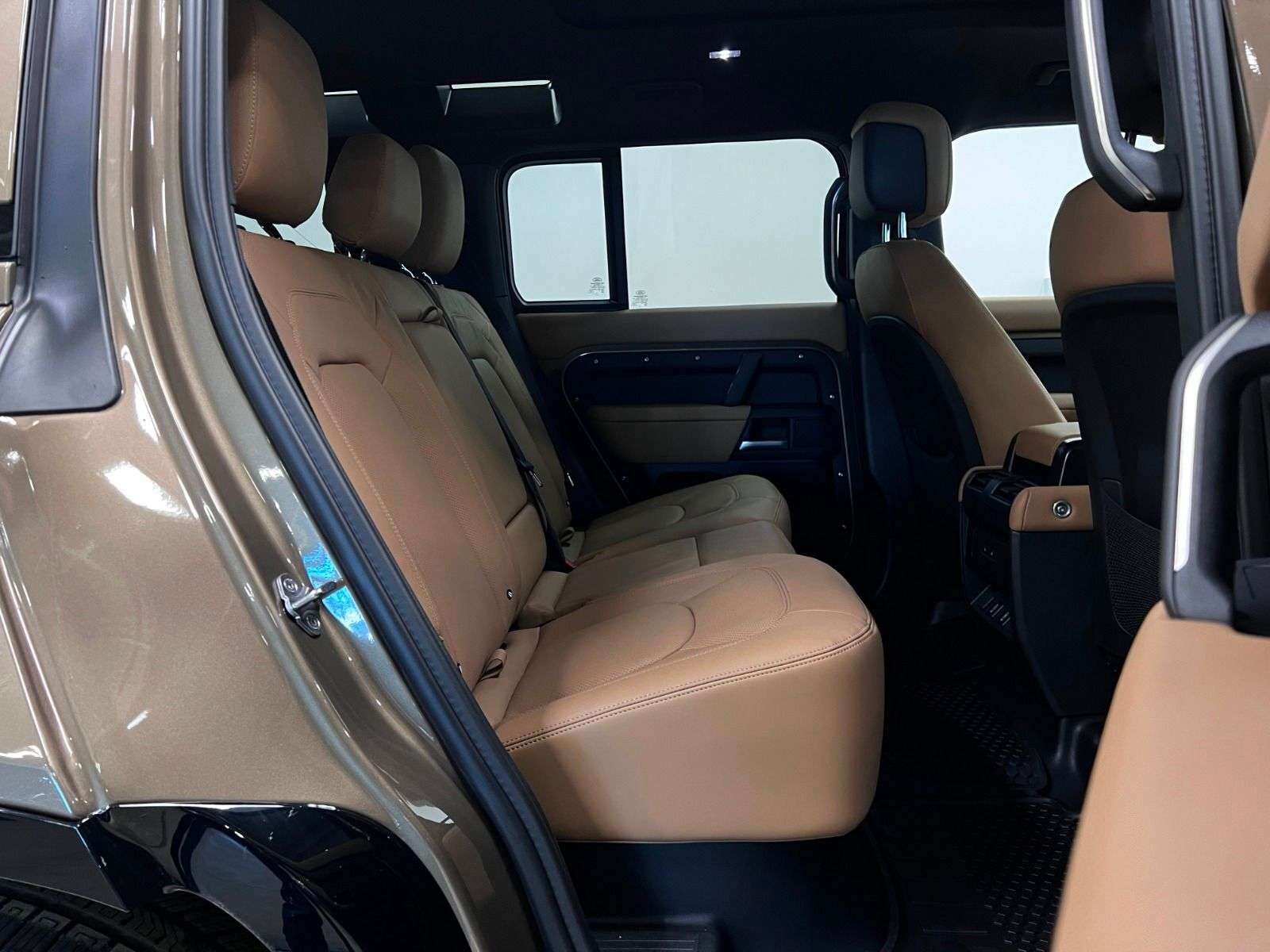 2026 Land Rover Defender 110 P400 X-DYNAMIC SE thumb 24