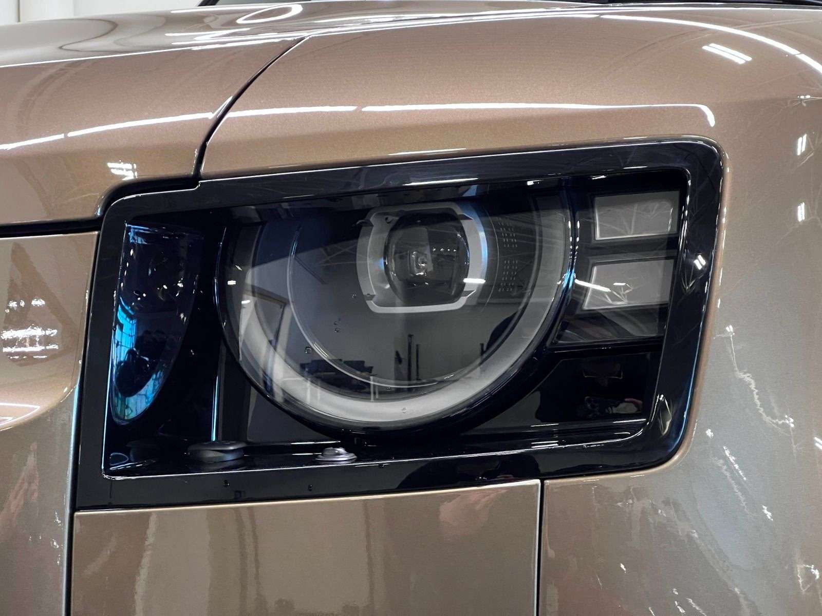 2026 Land Rover Defender 110 P400 X-DYNAMIC SE thumb 13