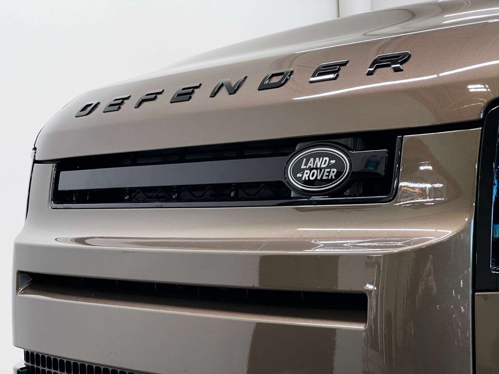 2026 Land Rover Defender 110 P400 X-DYNAMIC SE thumb 10