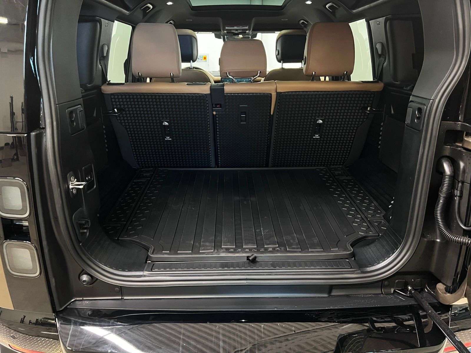 2026 Land Rover Defender 110 P400 X-DYNAMIC SE thumb 15