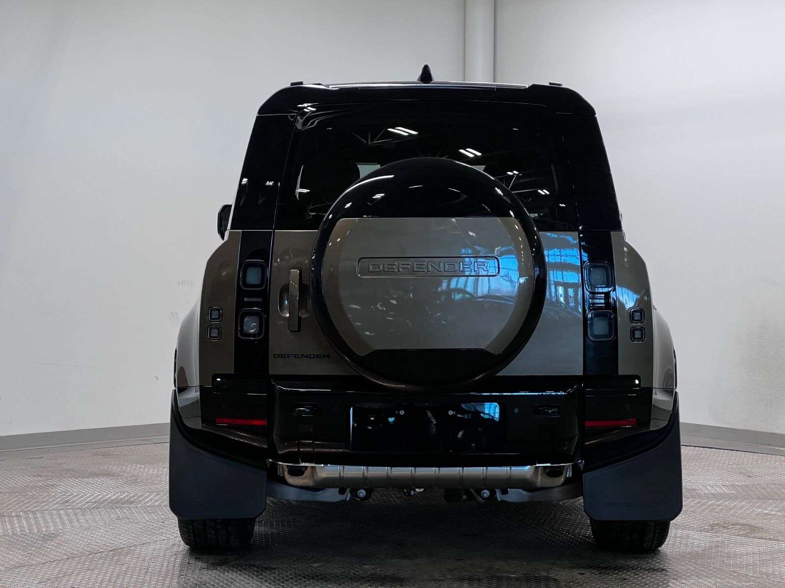 2026 Land Rover Defender 110 P400 X-DYNAMIC SE thumb 6
