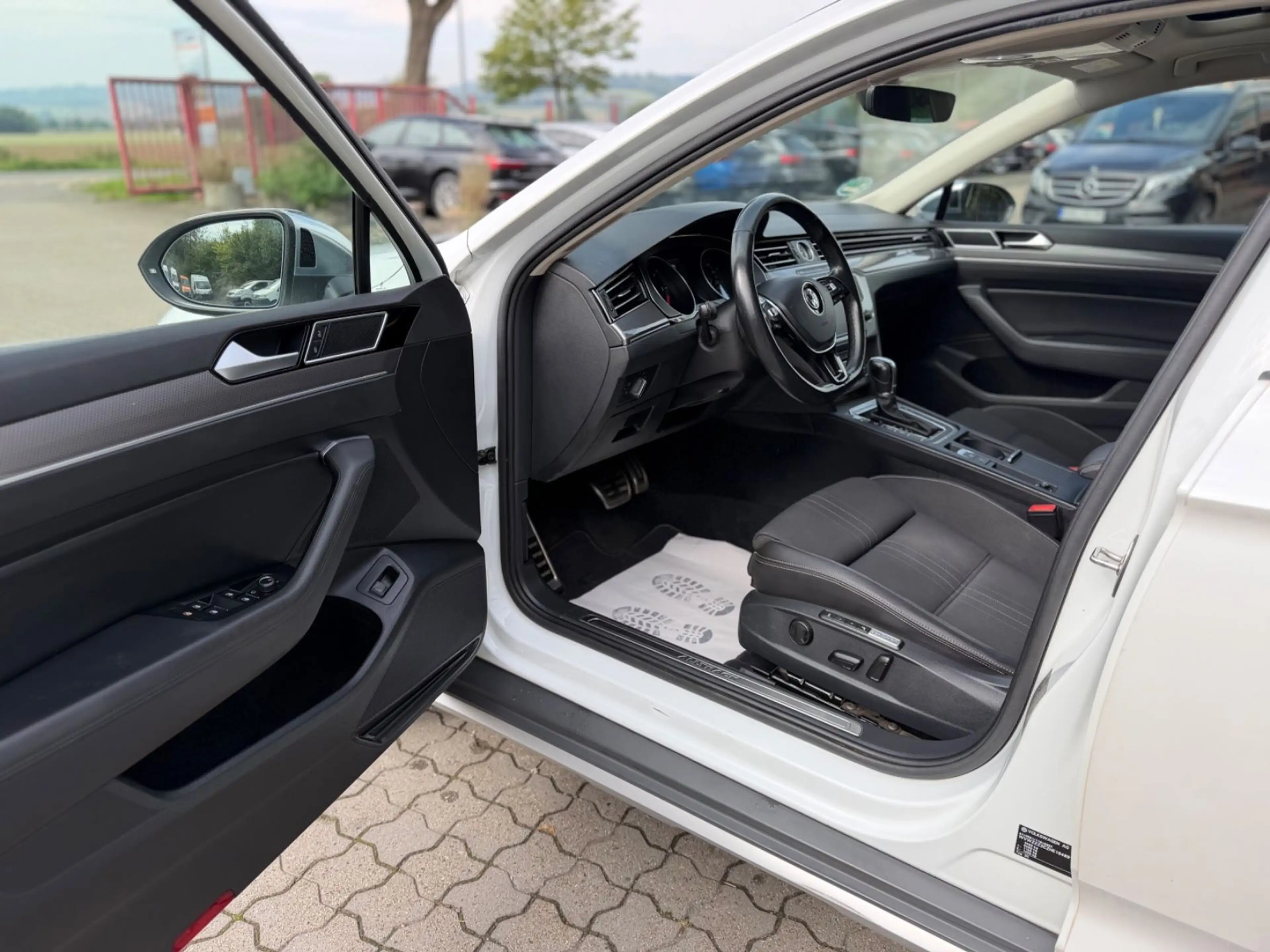 Volkswagen Passat Alltrack 2.0 TDI DSG 4Motion 190 PS — photo 11