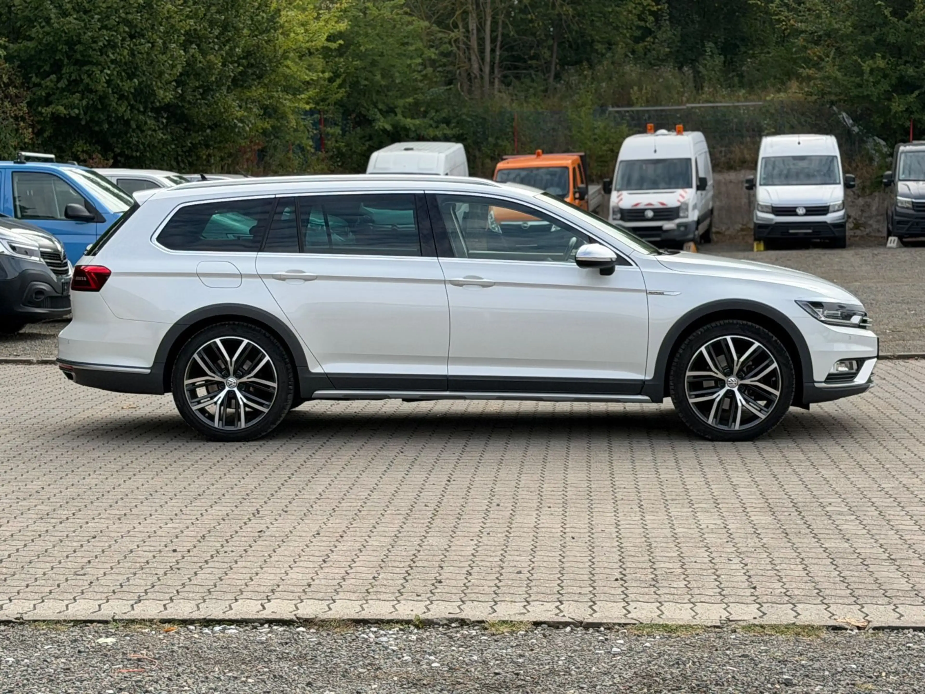 Volkswagen Passat Alltrack 2.0 TDI DSG 4Motion 190 PS — photo 6