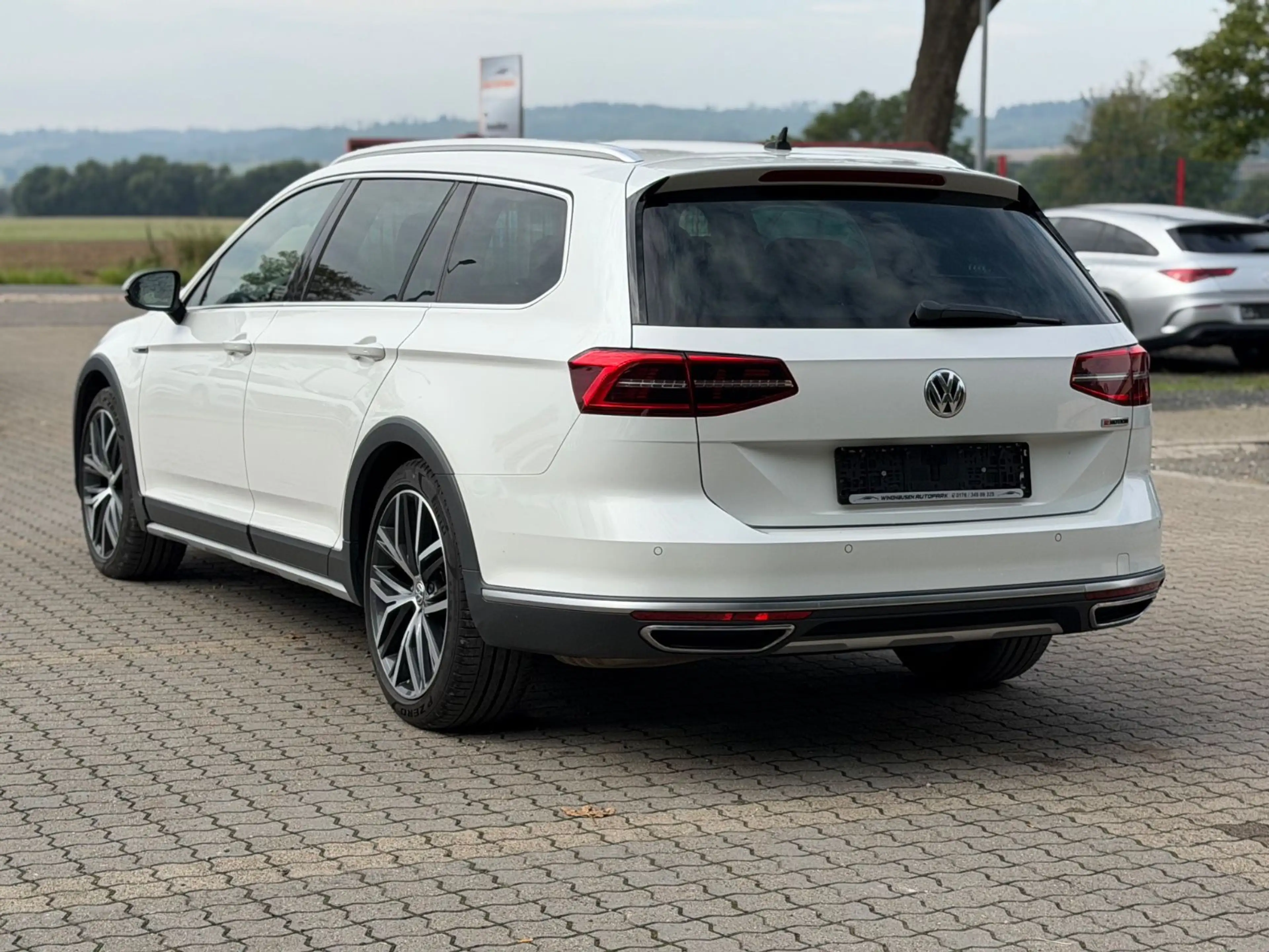 Volkswagen Passat Alltrack 2.0 TDI DSG 4Motion 190 PS — photo 3