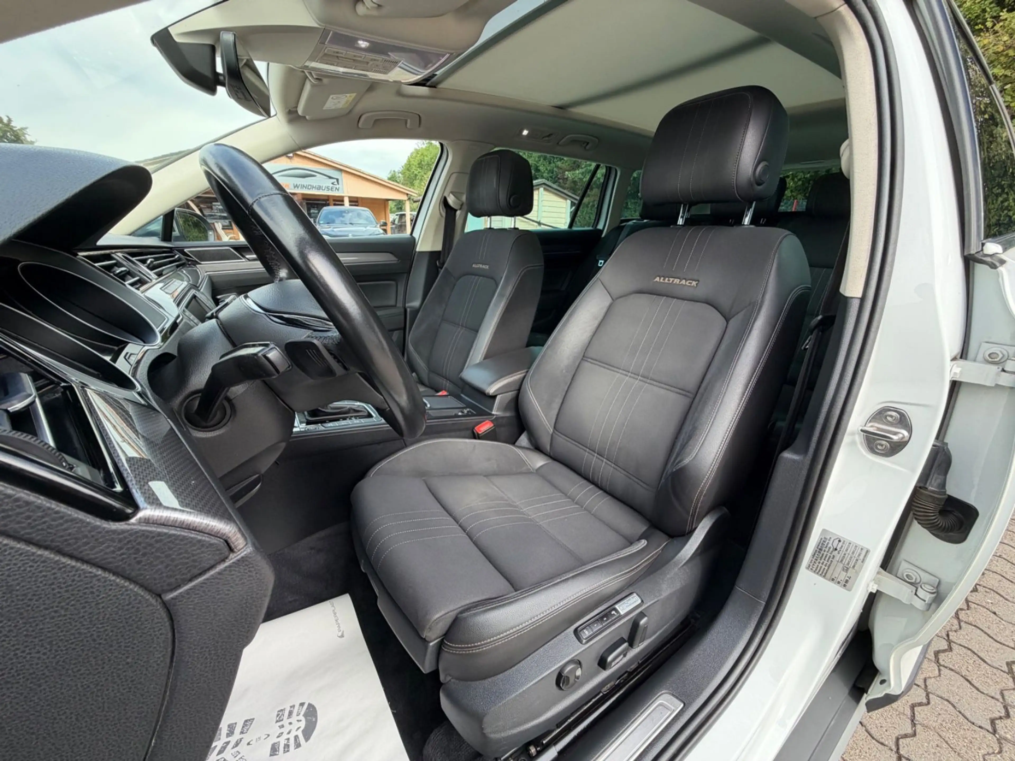 Volkswagen Passat Alltrack 2.0 TDI DSG 4Motion 190 PS — photo 13
