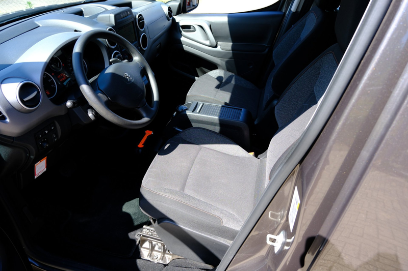 Peugeot Partner Tepee 1.6 BlueHDi Active Aut. Navi|Clima|Cruise|Ca — photo 2