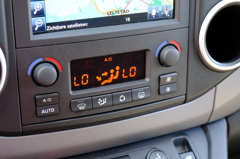 Peugeot Partner Tepee 1.6 BlueHDi Active Aut. Navi|Clima|Cruise|Ca — photo 13