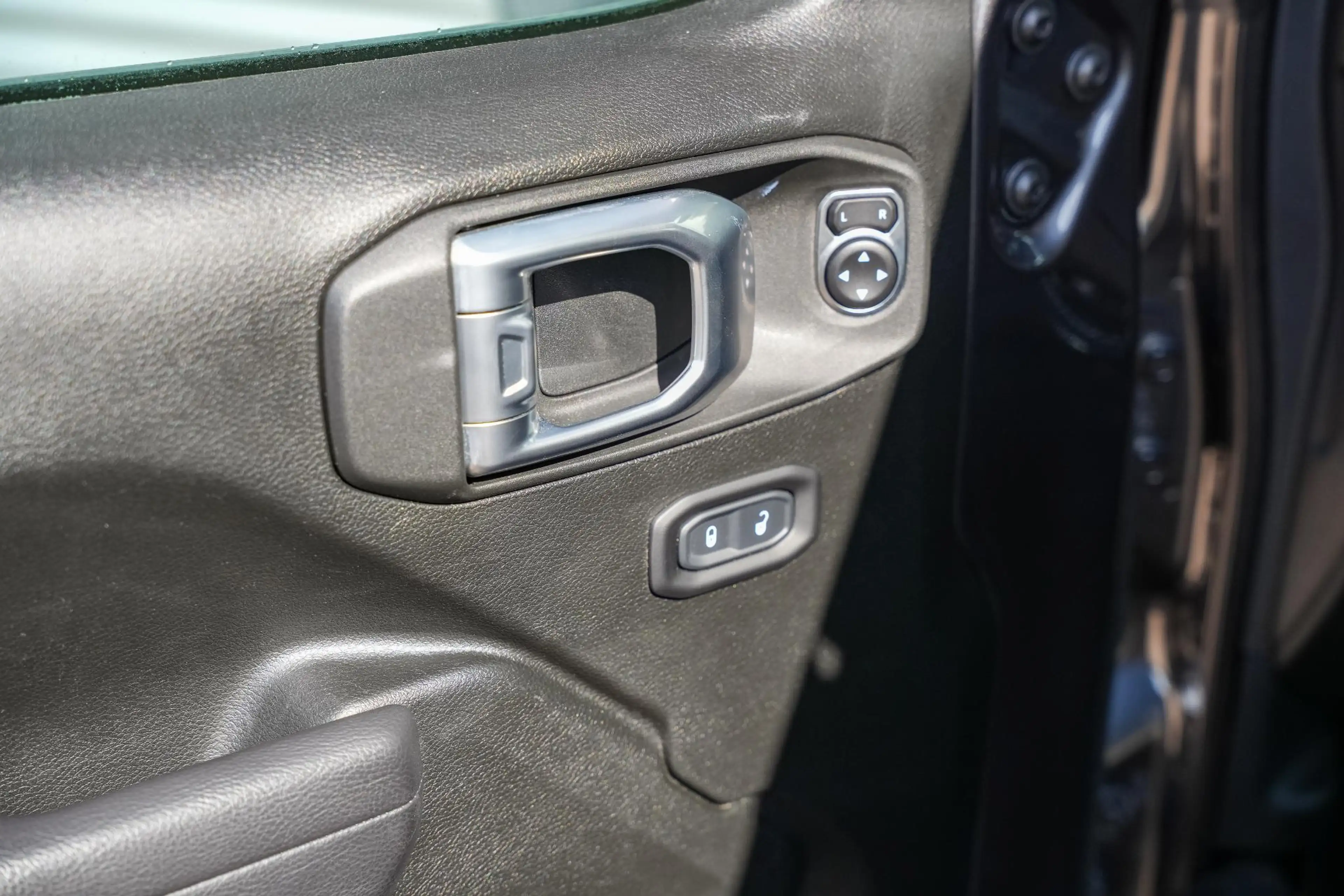 Jeep Gladiator sport 3.6 V6 Grijs Kenteken Camera Cruise Carplay — photo 14