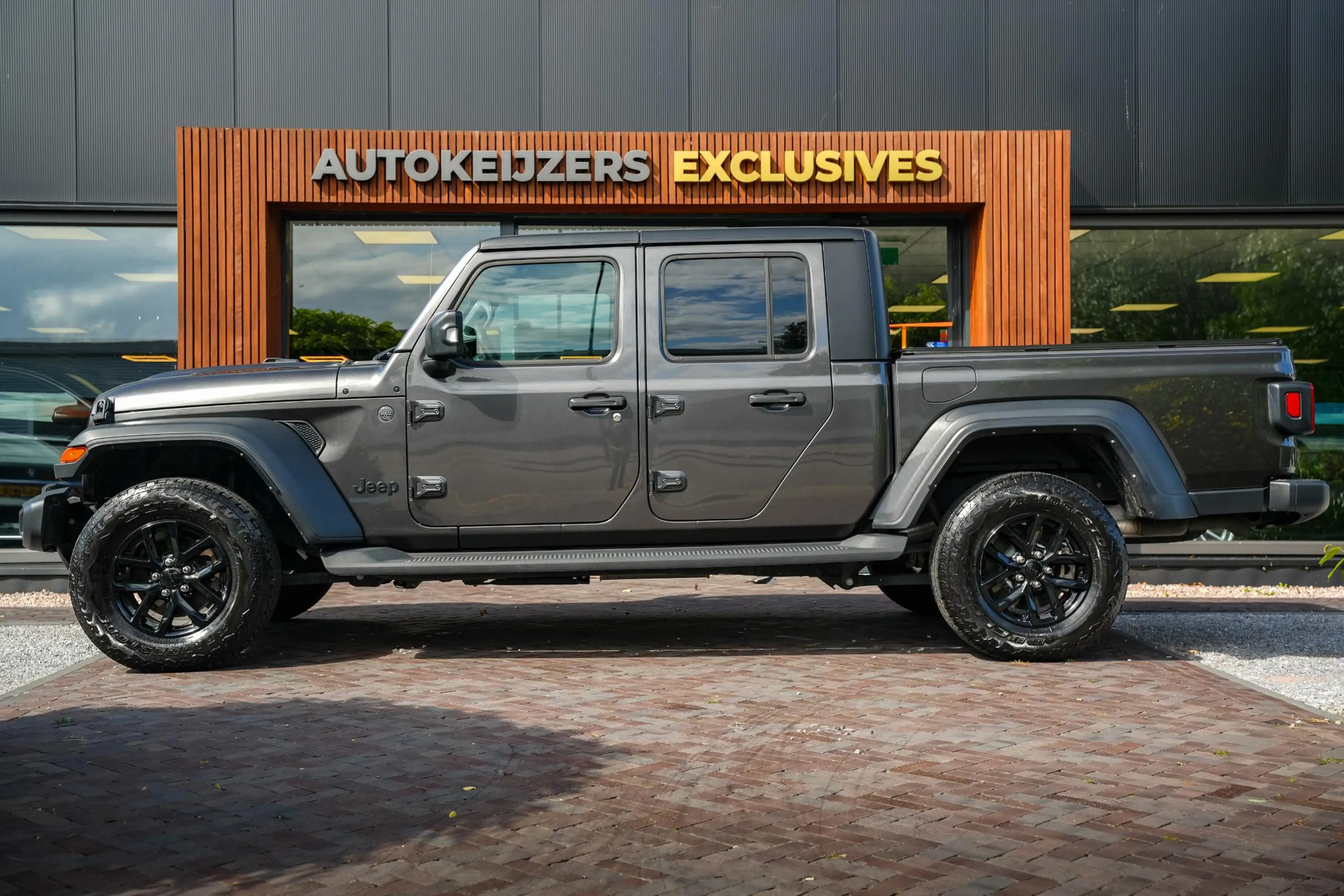 Jeep Gladiator sport 3.6 V6 Grijs Kenteken Camera Cruise Carplay — photo 5