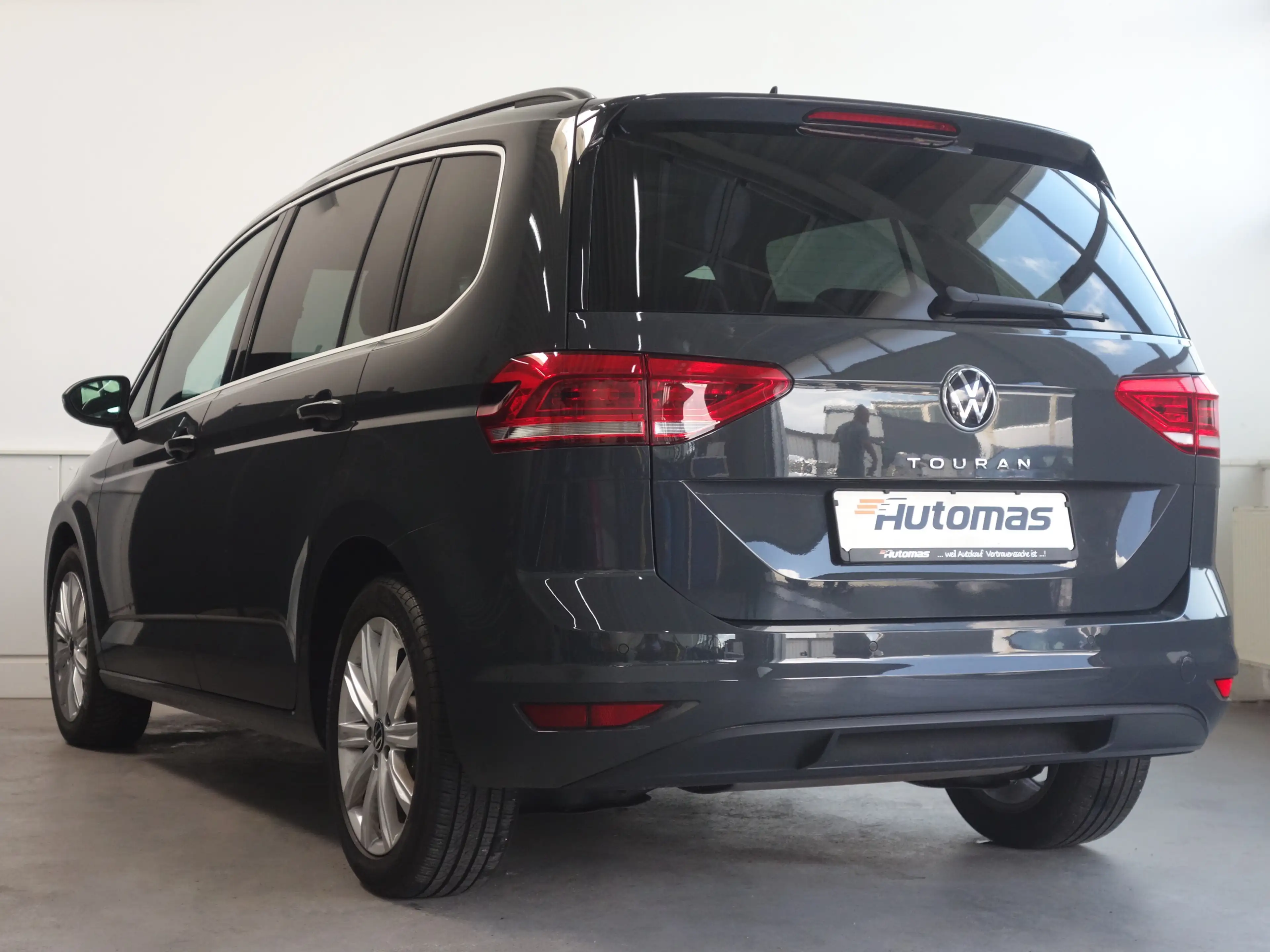 Volkswagen Touran Highline DSG LED Navi SHZ Panorama PDC — photo 4