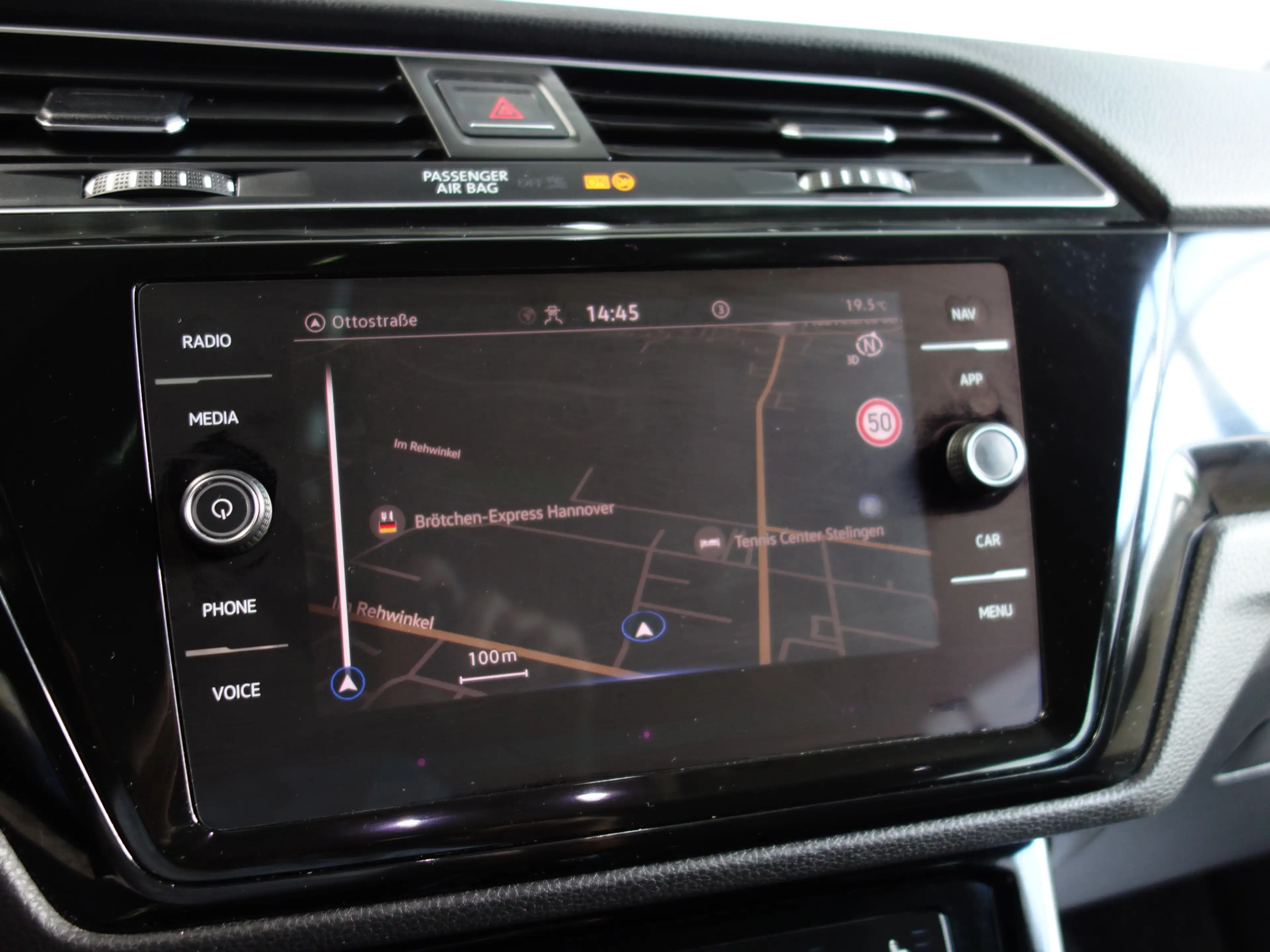 Volkswagen Touran Highline DSG LED Navi SHZ Panorama PDC — photo 14