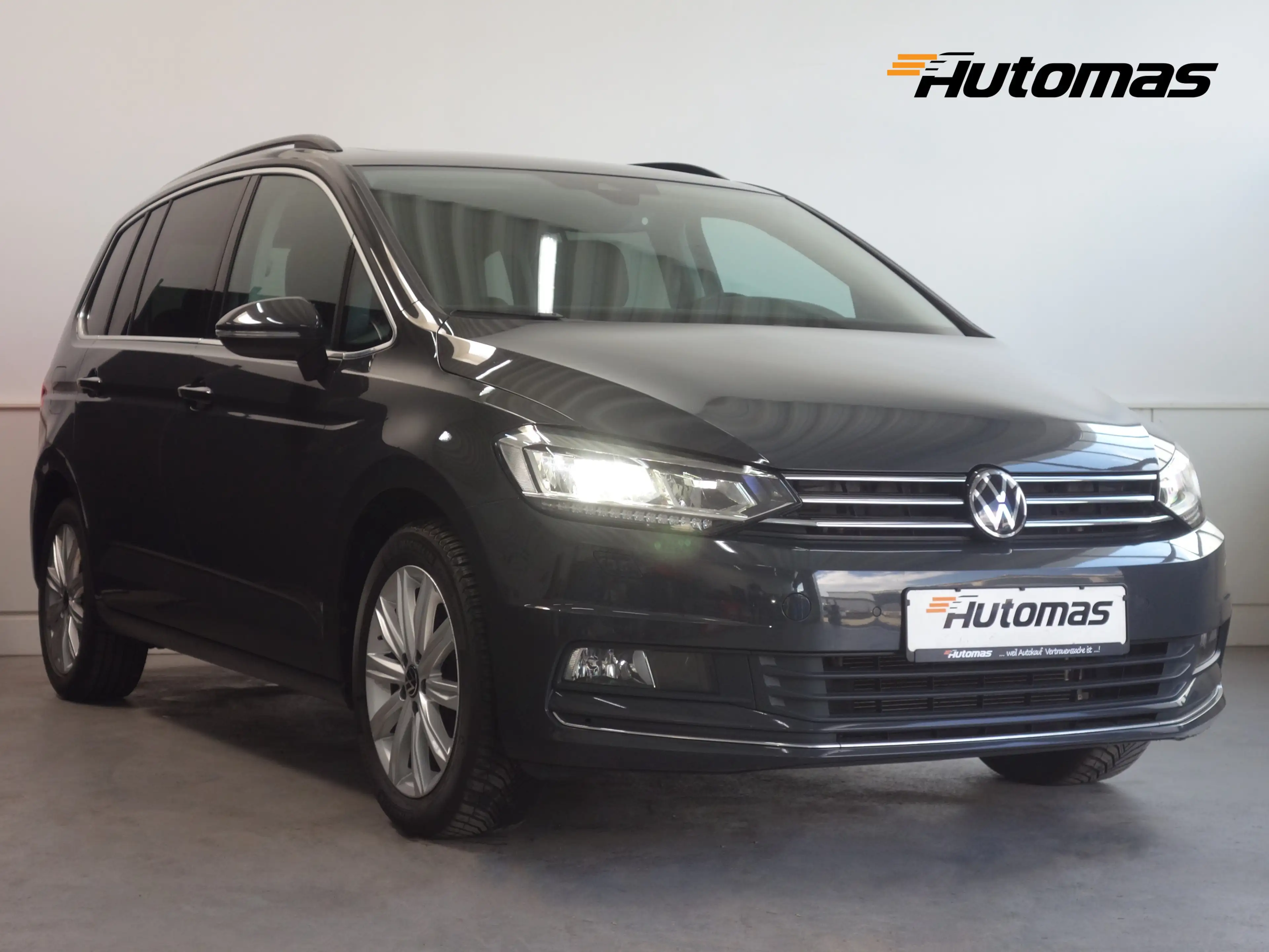 Volkswagen Touran Highline DSG LED Navi SHZ Panorama PDC