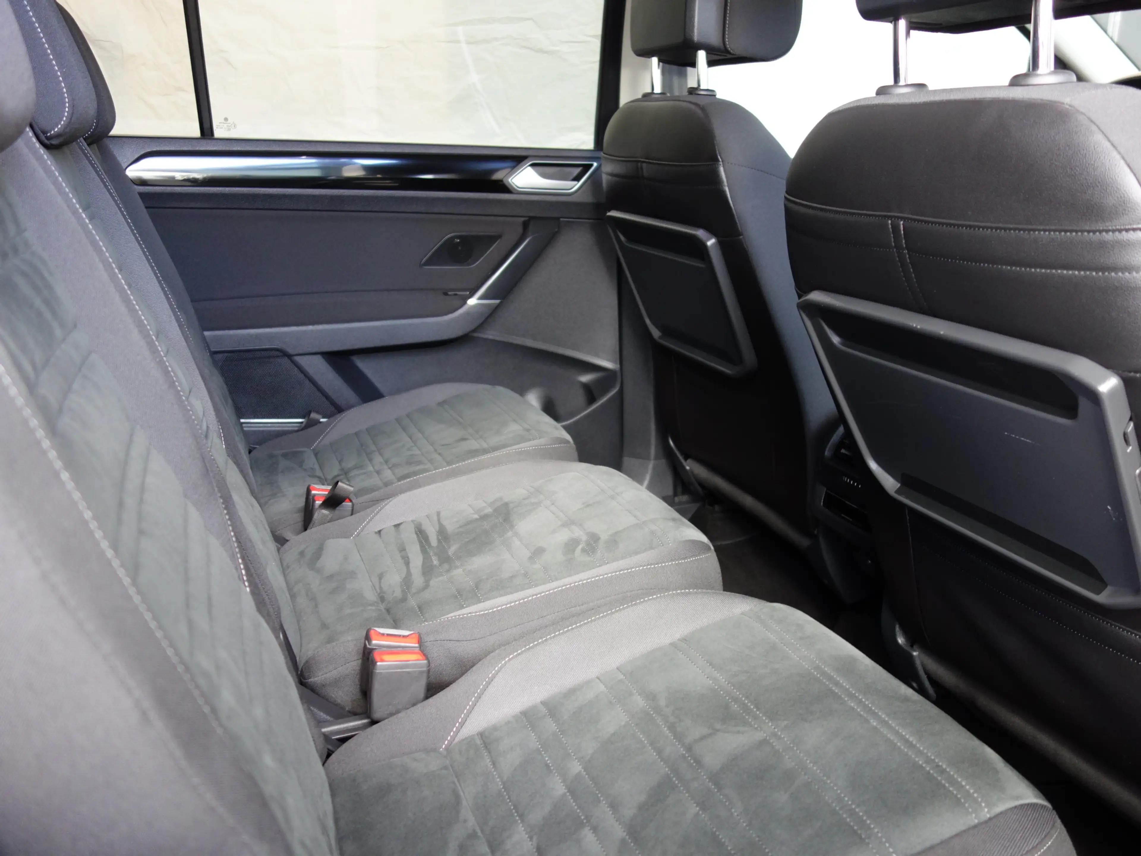Volkswagen Touran Highline DSG LED Navi SHZ Panorama PDC — photo 9