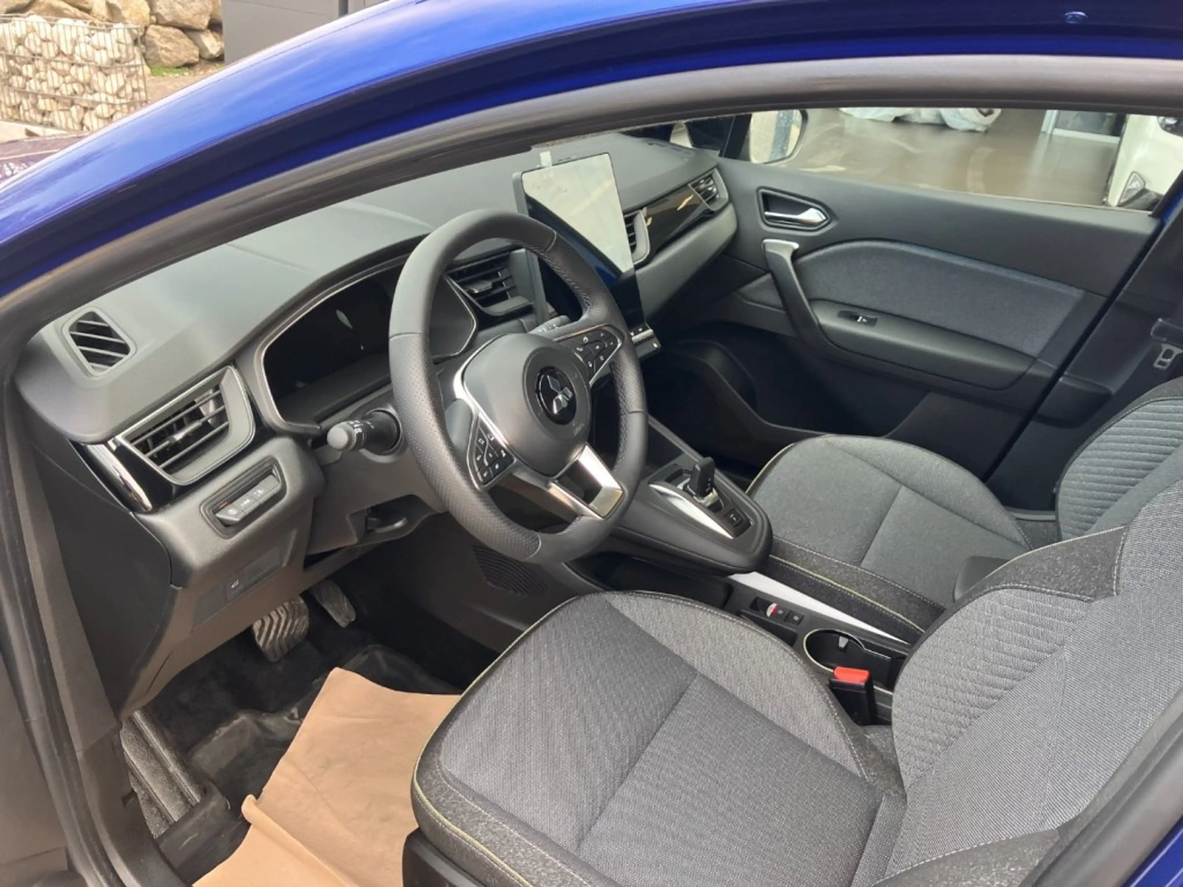 Mitsubishi Grandis 1,8 HEV Intense S+C+T 26 — photo 8