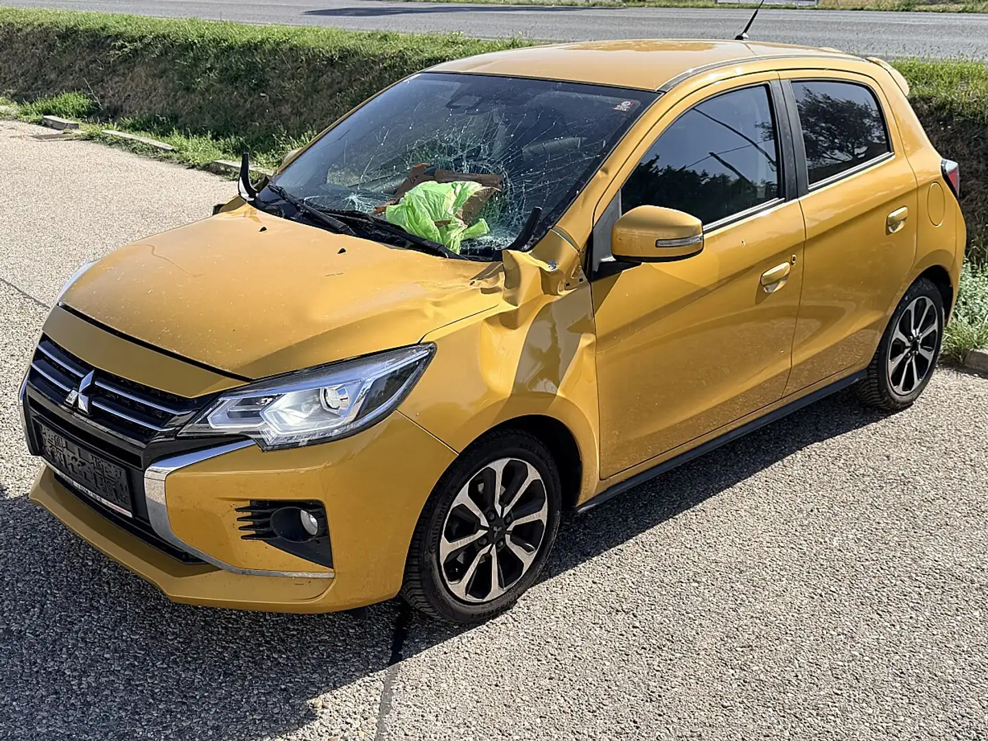 Mitsubishi Space Star 1,2 MIVEC Diamond AS&G Gelb - 1
