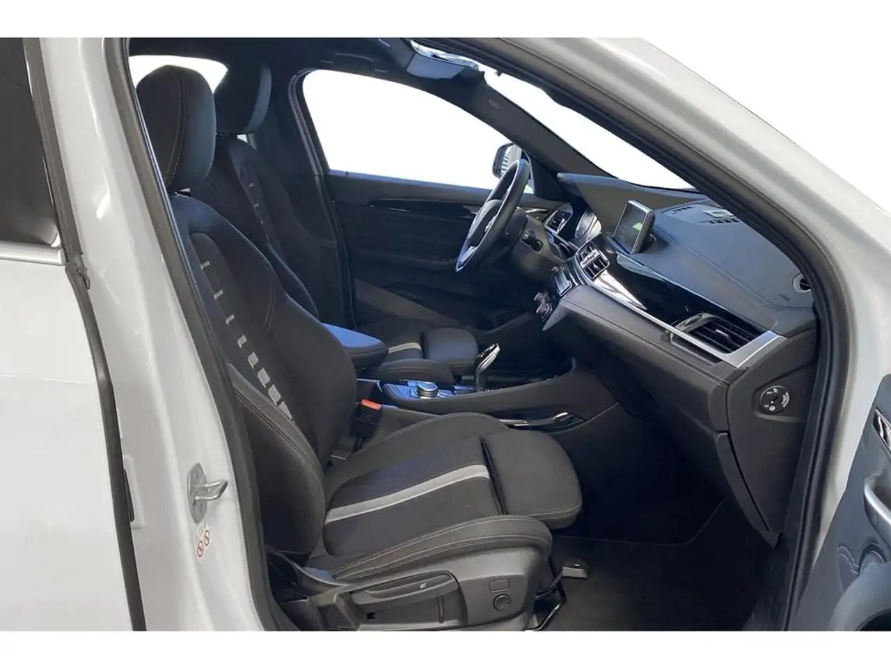 BMW X2 SDRIVE18d |LOUNGE PLUS | PDC | CAMERA 11