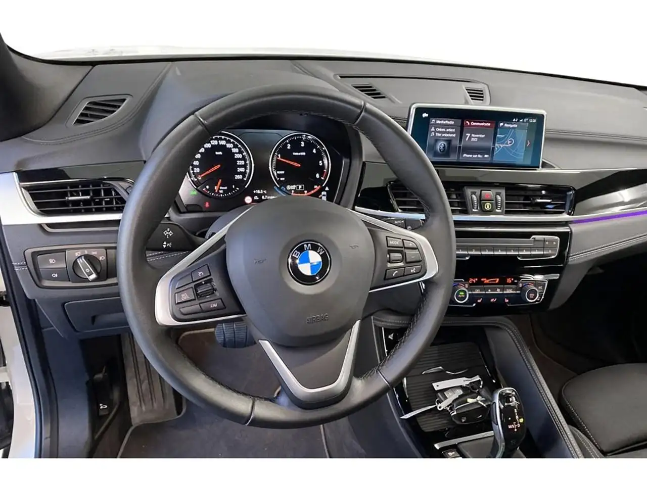 BMW X2 SDRIVE18d |LOUNGE PLUS | PDC | CAMERA 6